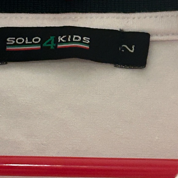 Kids size 2 shirt Preowned in good condition collar neck - Picture 3 of 4